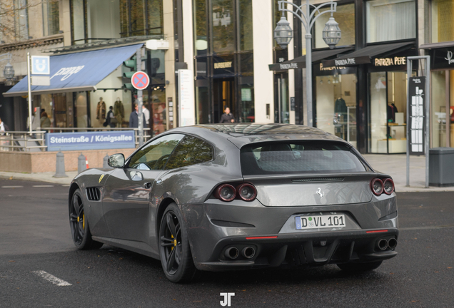 Ferrari GTC4Lusso