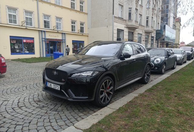 Jaguar F-PACE SVR