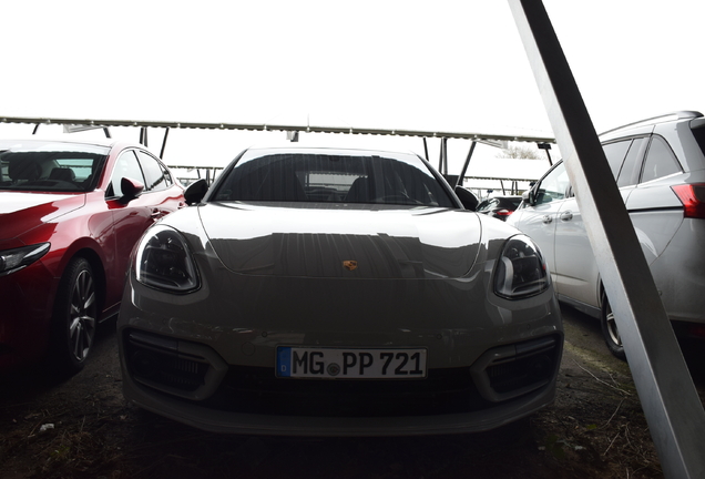 Porsche 971 Panamera GTS Sport Turismo