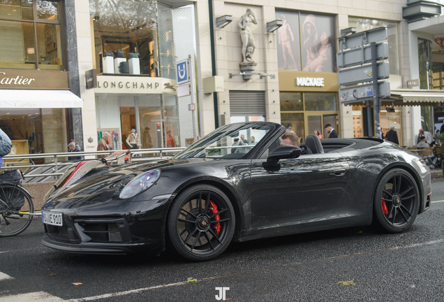 Porsche 992 Carrera 4 GTS Cabriolet