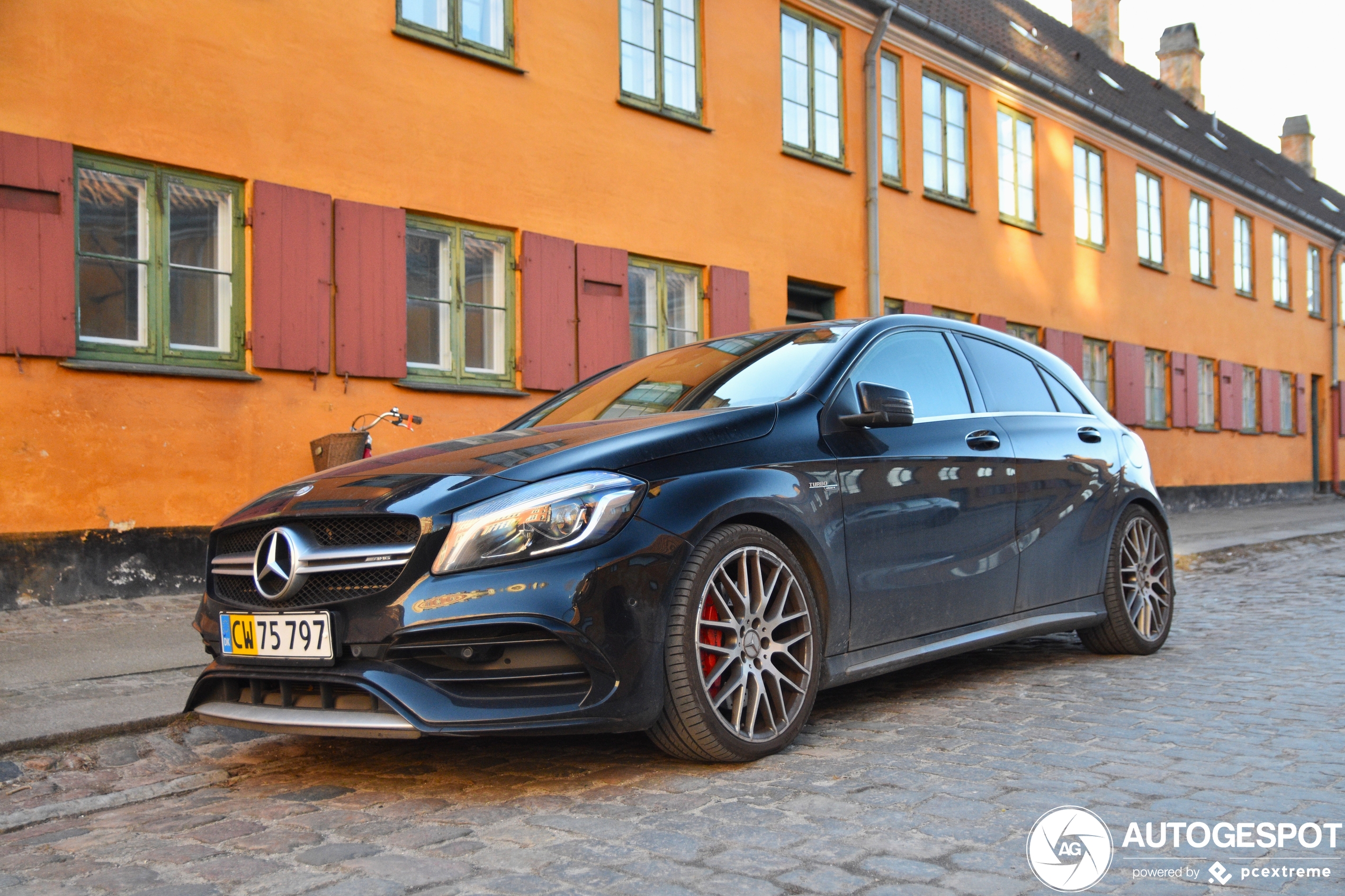 Mercedes-AMG A 45 W176 2015