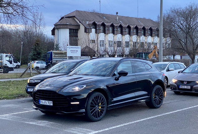 Aston Martin DBX707