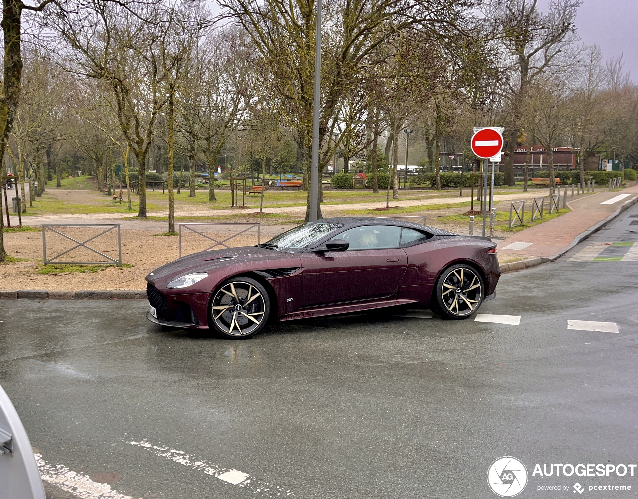 Aston Martin DBS Superleggera