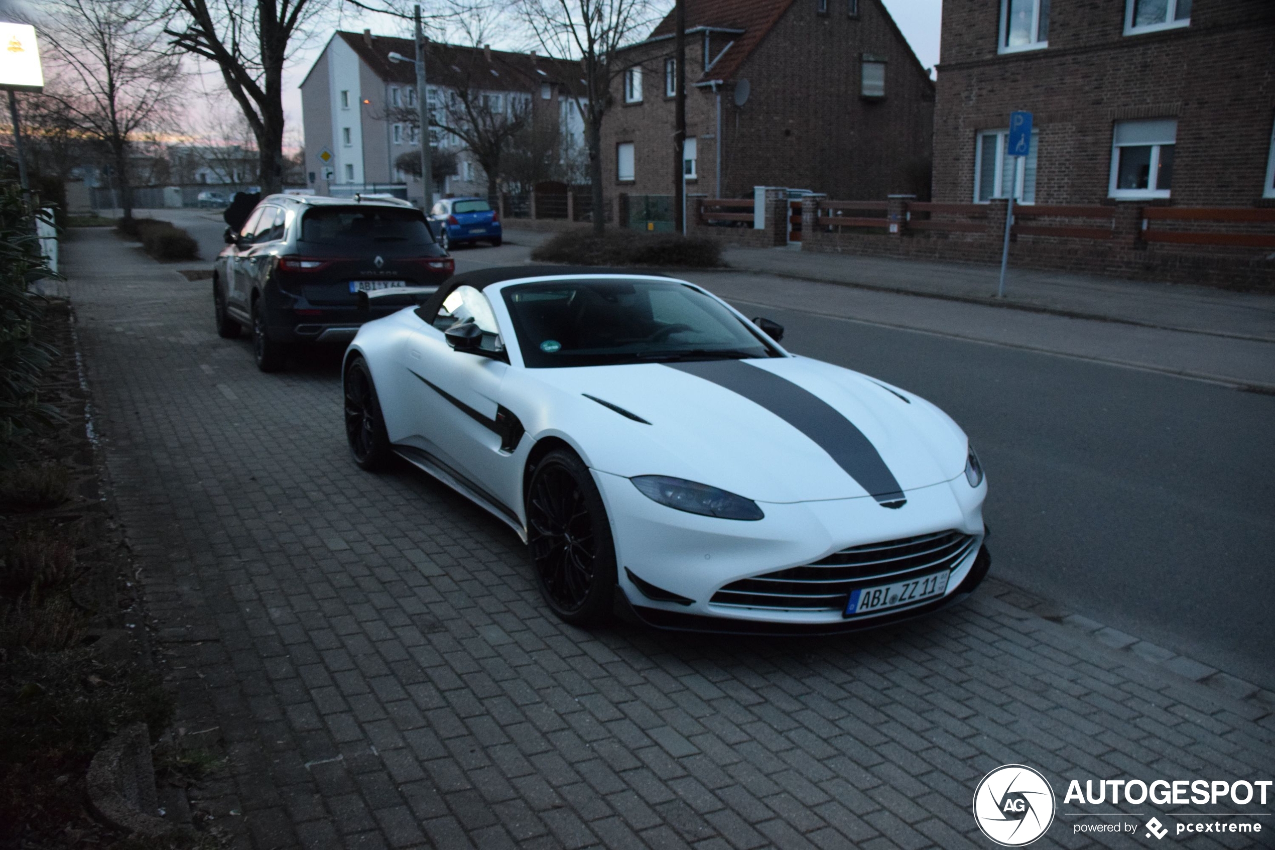 Aston Martin V8 Vantage Formula 1 Edition Roadster