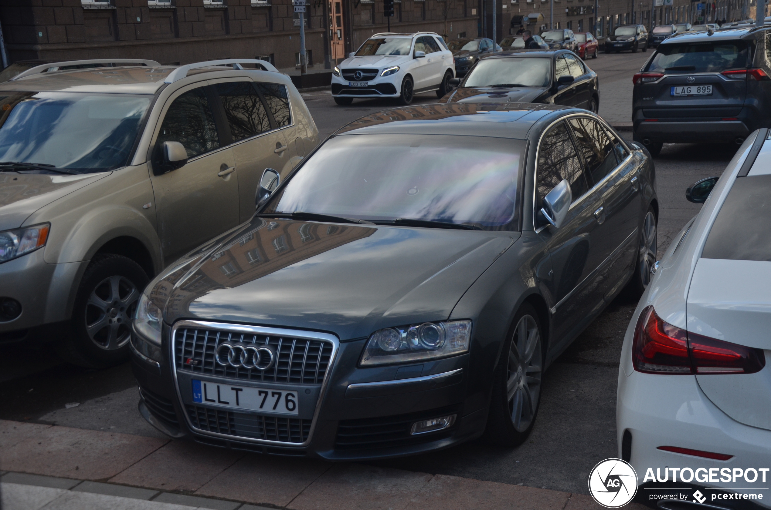 Audi S8 D3