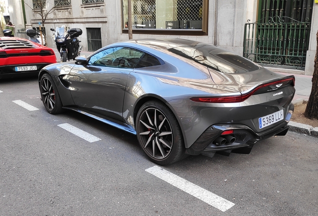 Aston Martin V8 Vantage 2018