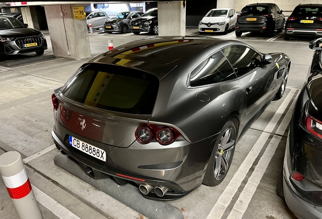 Ferrari GTC4Lusso