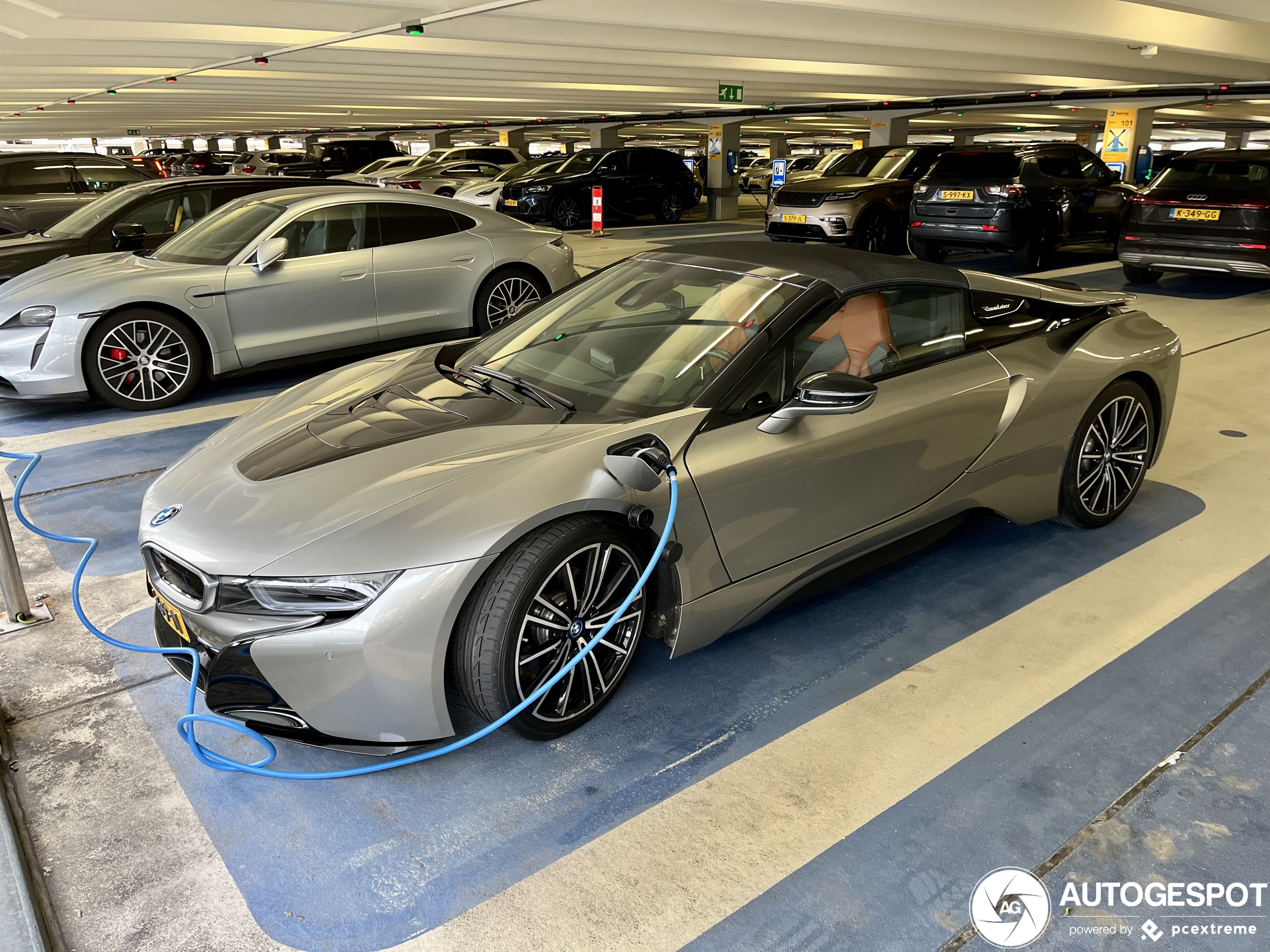 BMW i8 Roadster