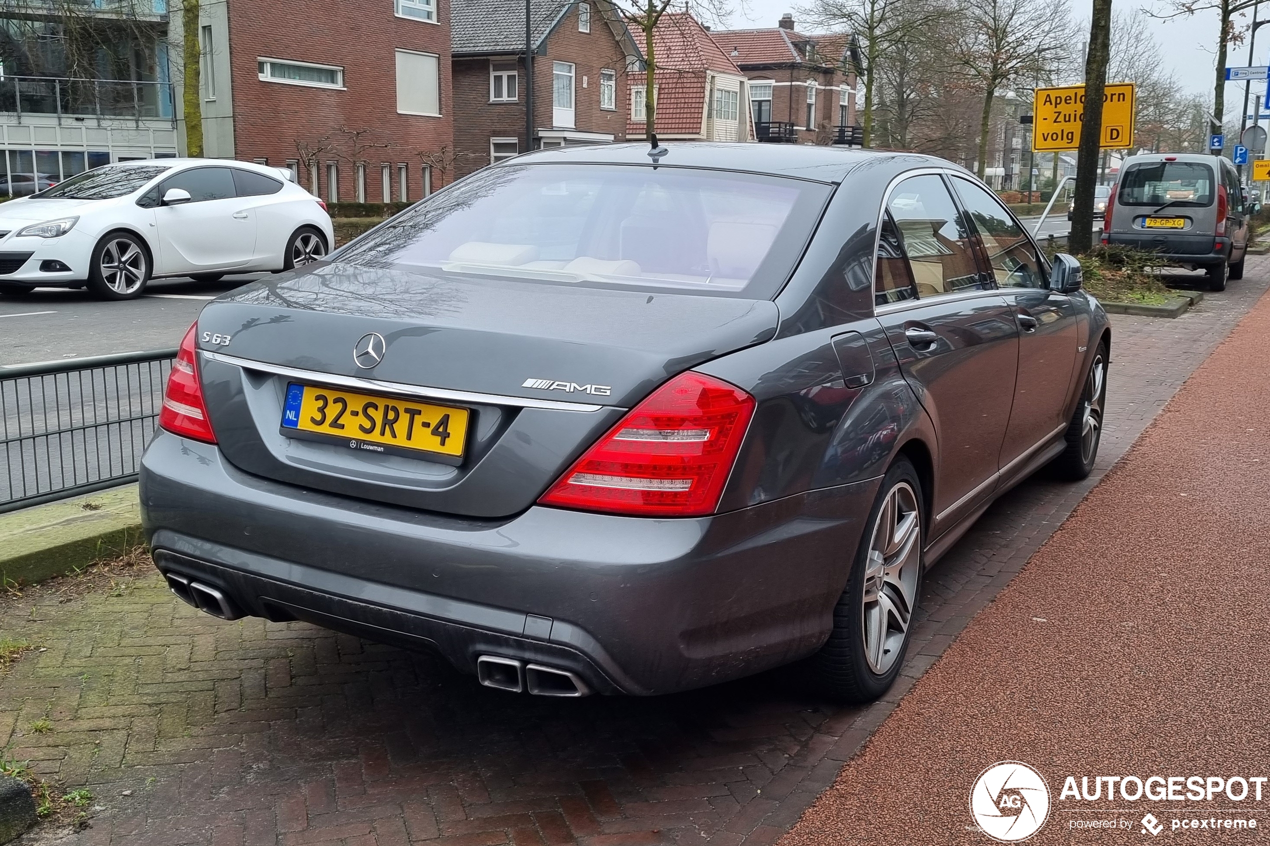 Mercedes-Benz S 63 AMG W221 2011