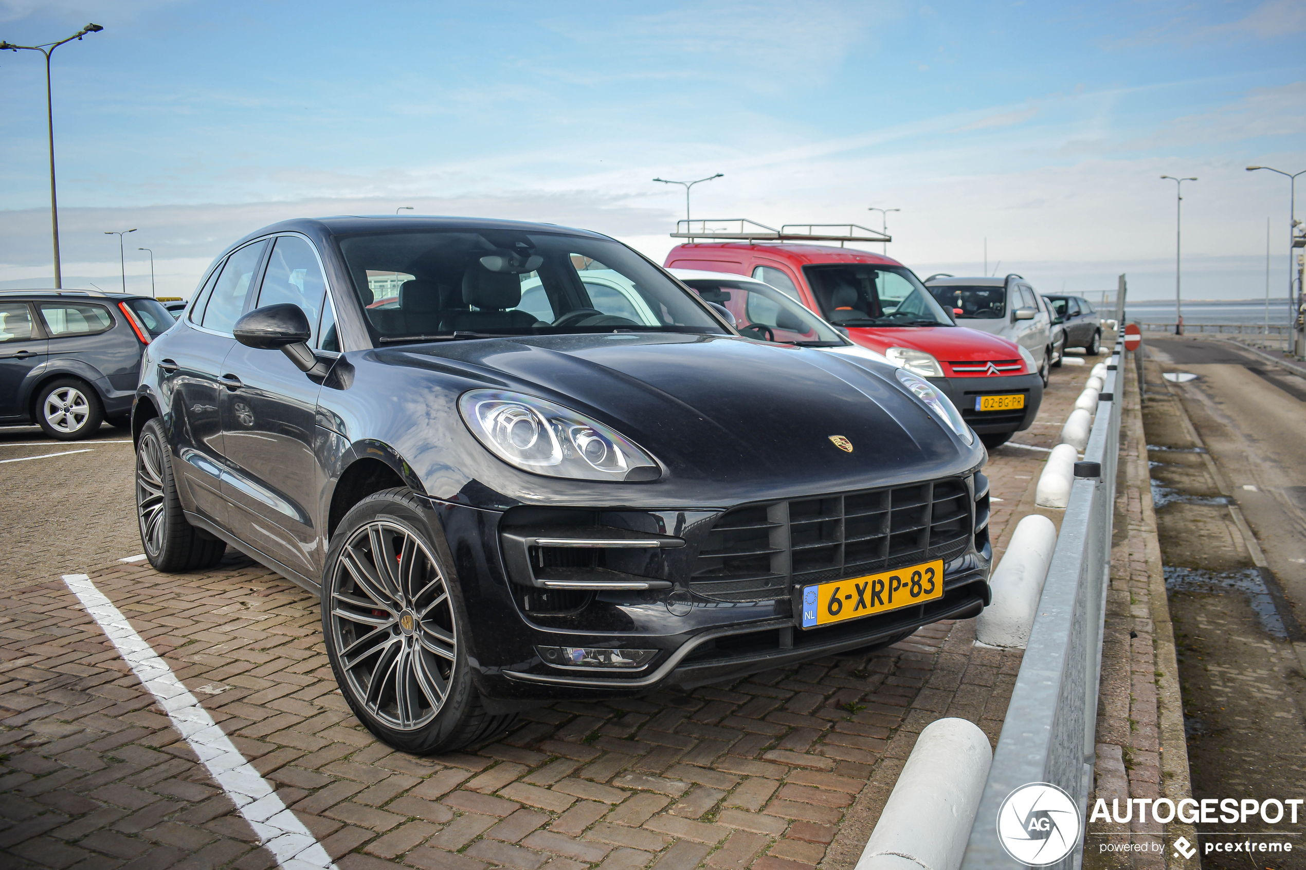 Porsche 95B Macan Turbo