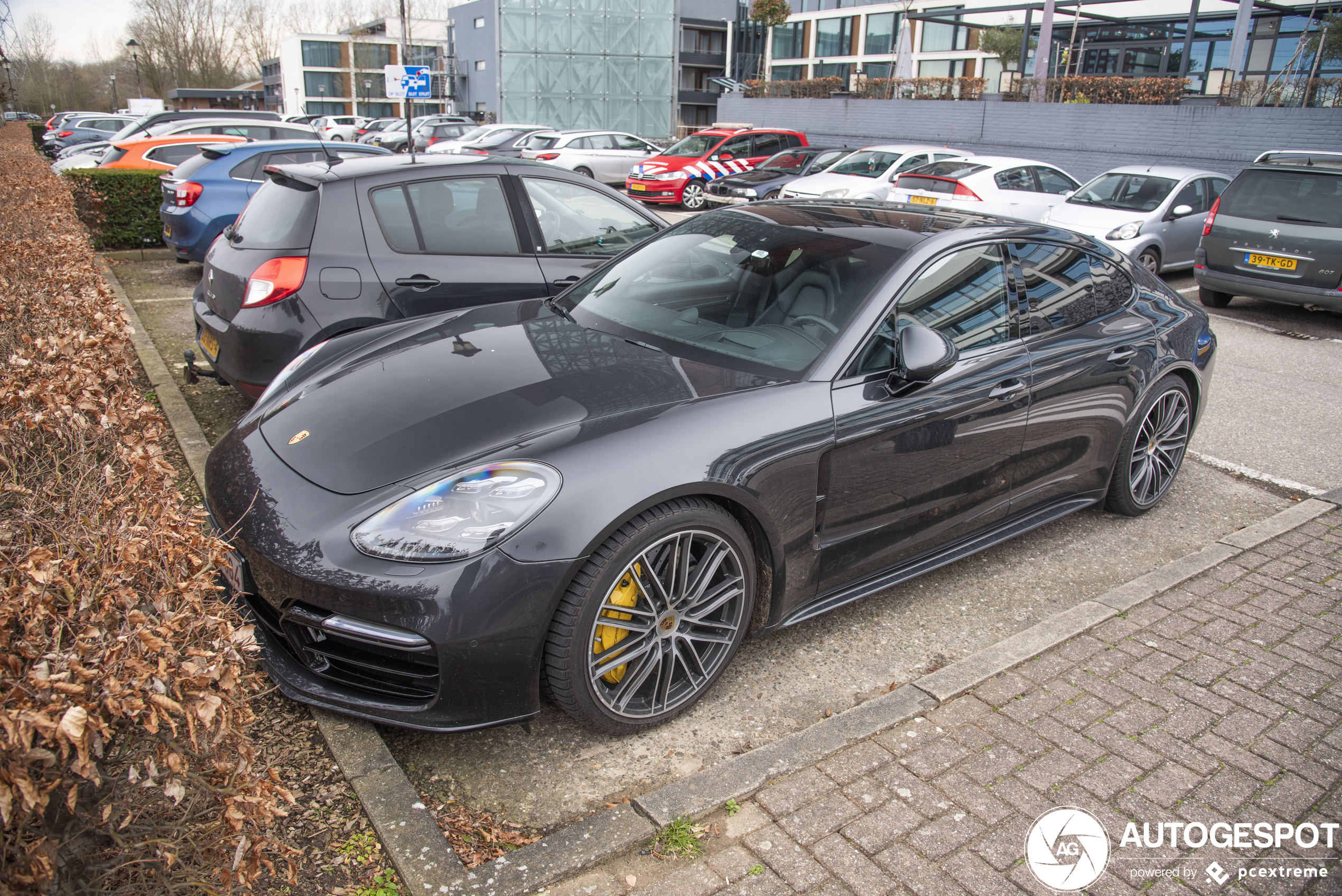 Porsche 971 Panamera GTS MkI