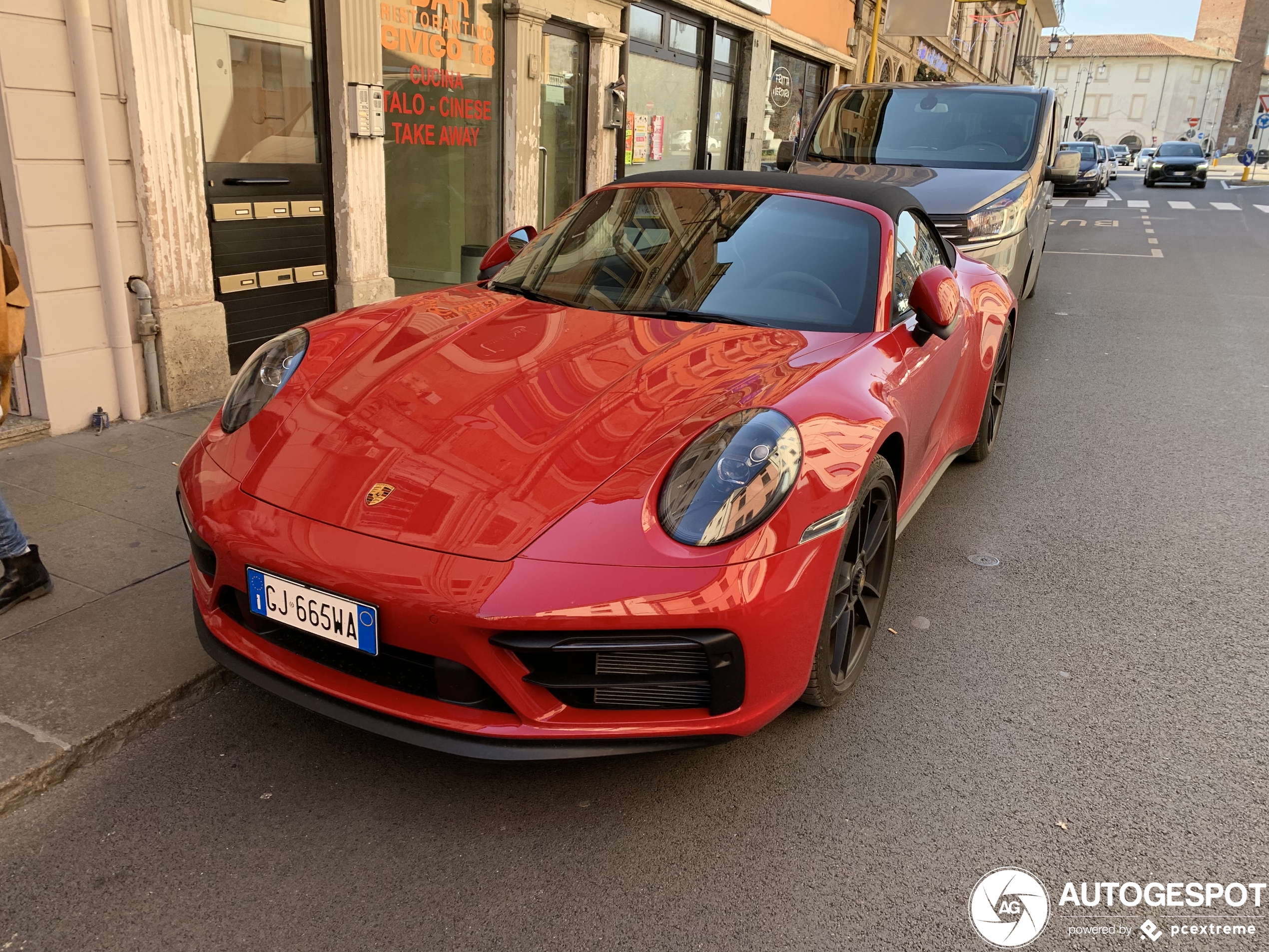 Porsche 992 Carrera 4 GTS Cabriolet