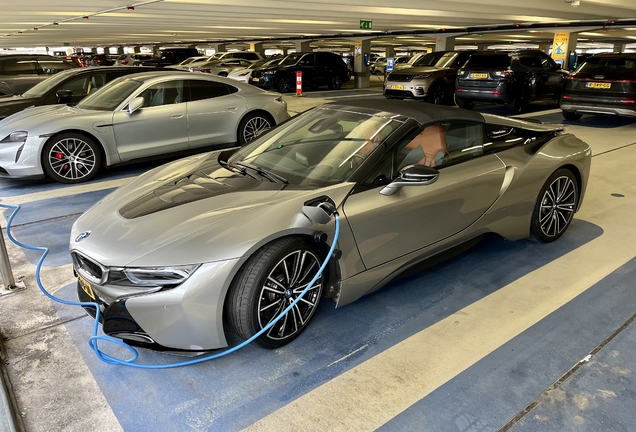 BMW i8 Roadster