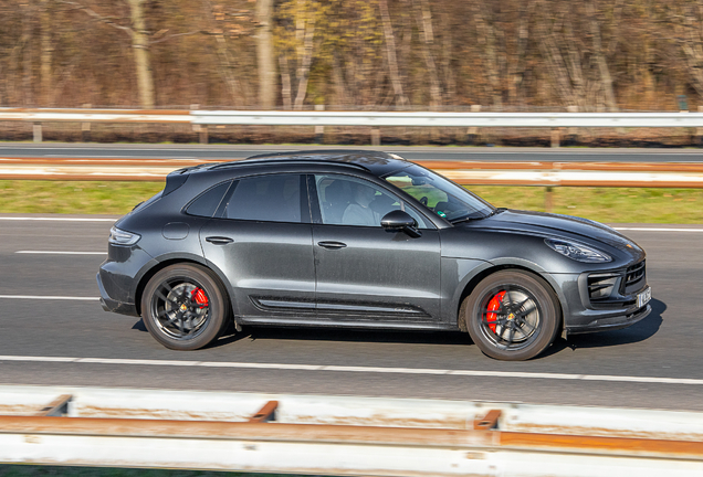 Porsche 95B Macan GTS MkIII