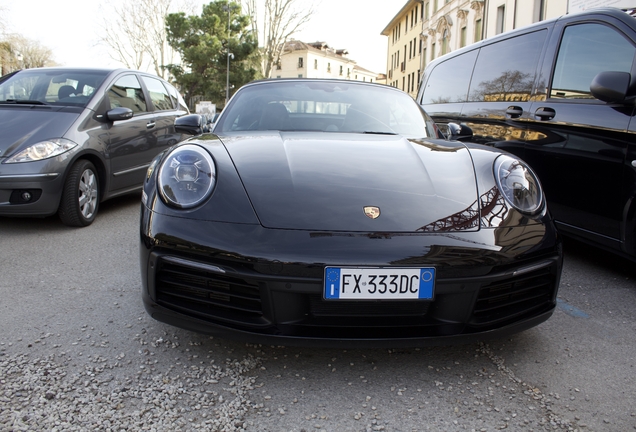 Porsche 992 Carrera 4S Cabriolet