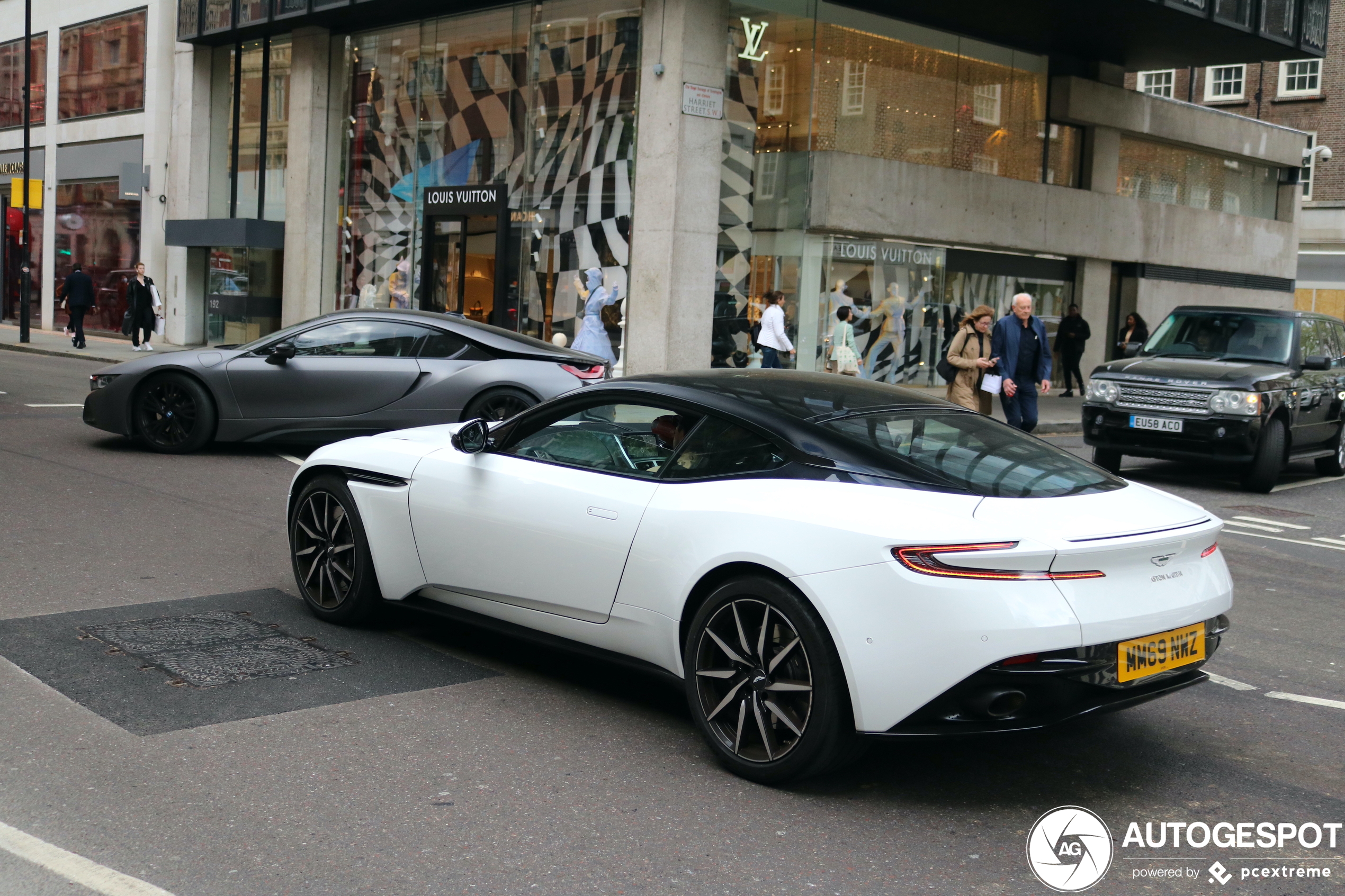 Aston Martin DB11 V8