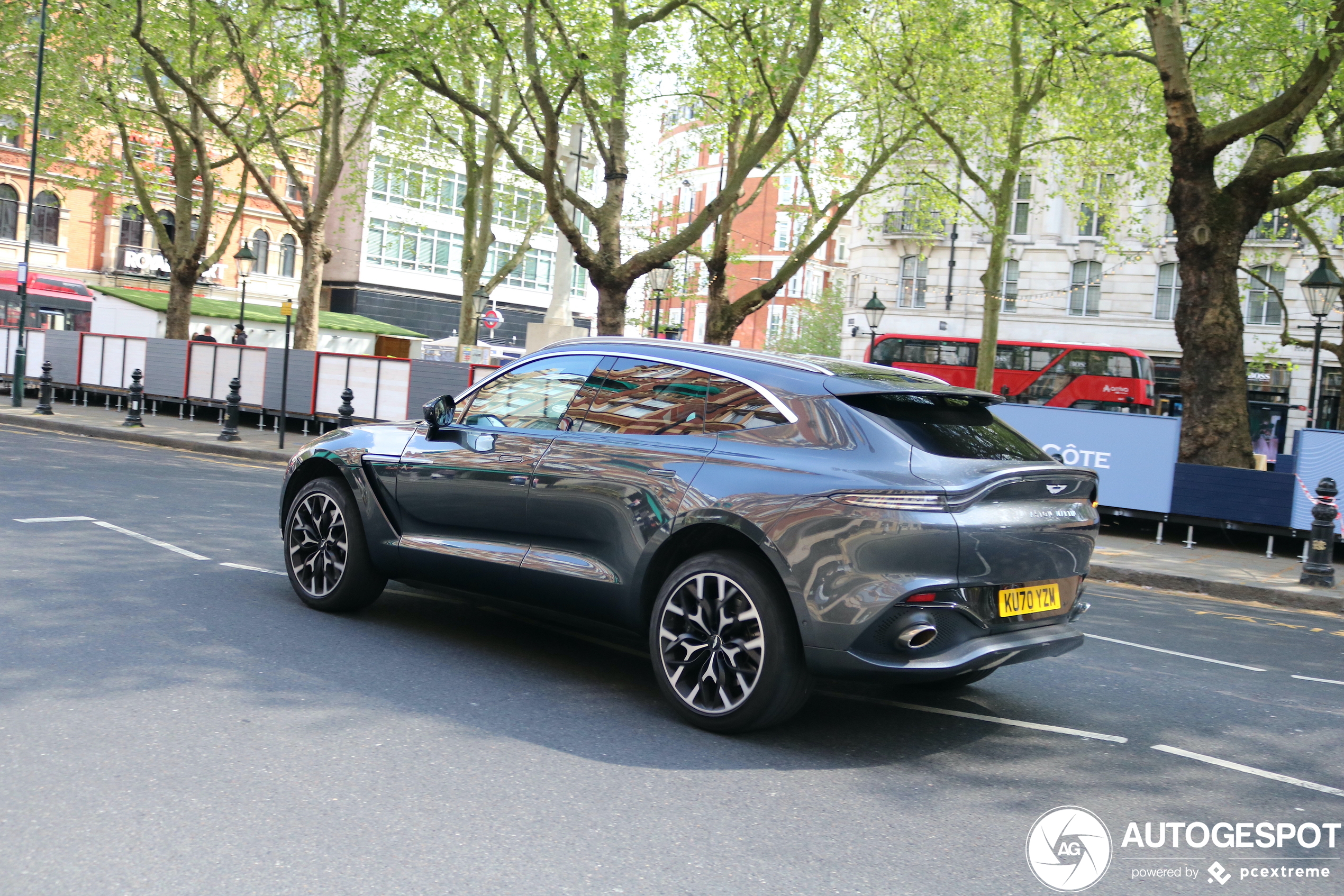 Aston Martin DBX