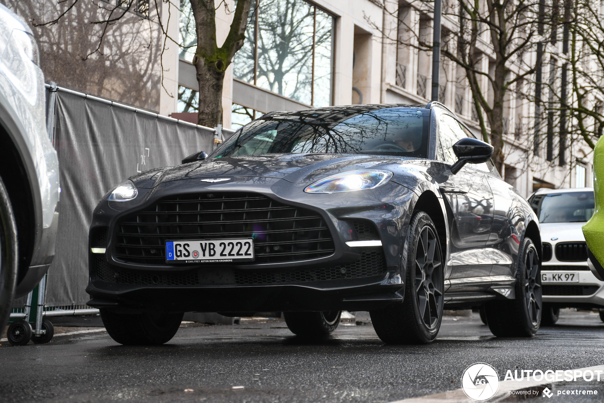 Aston Martin DBX707