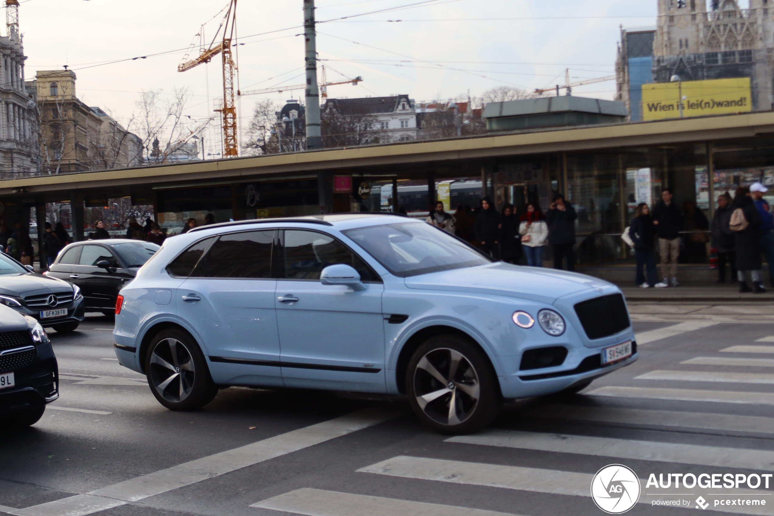 Bentley Bentayga Hybrid