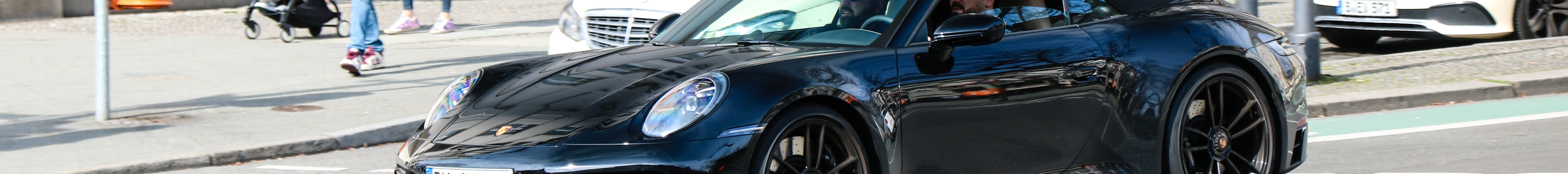 Porsche 992 Carrera 4 GTS Cabriolet