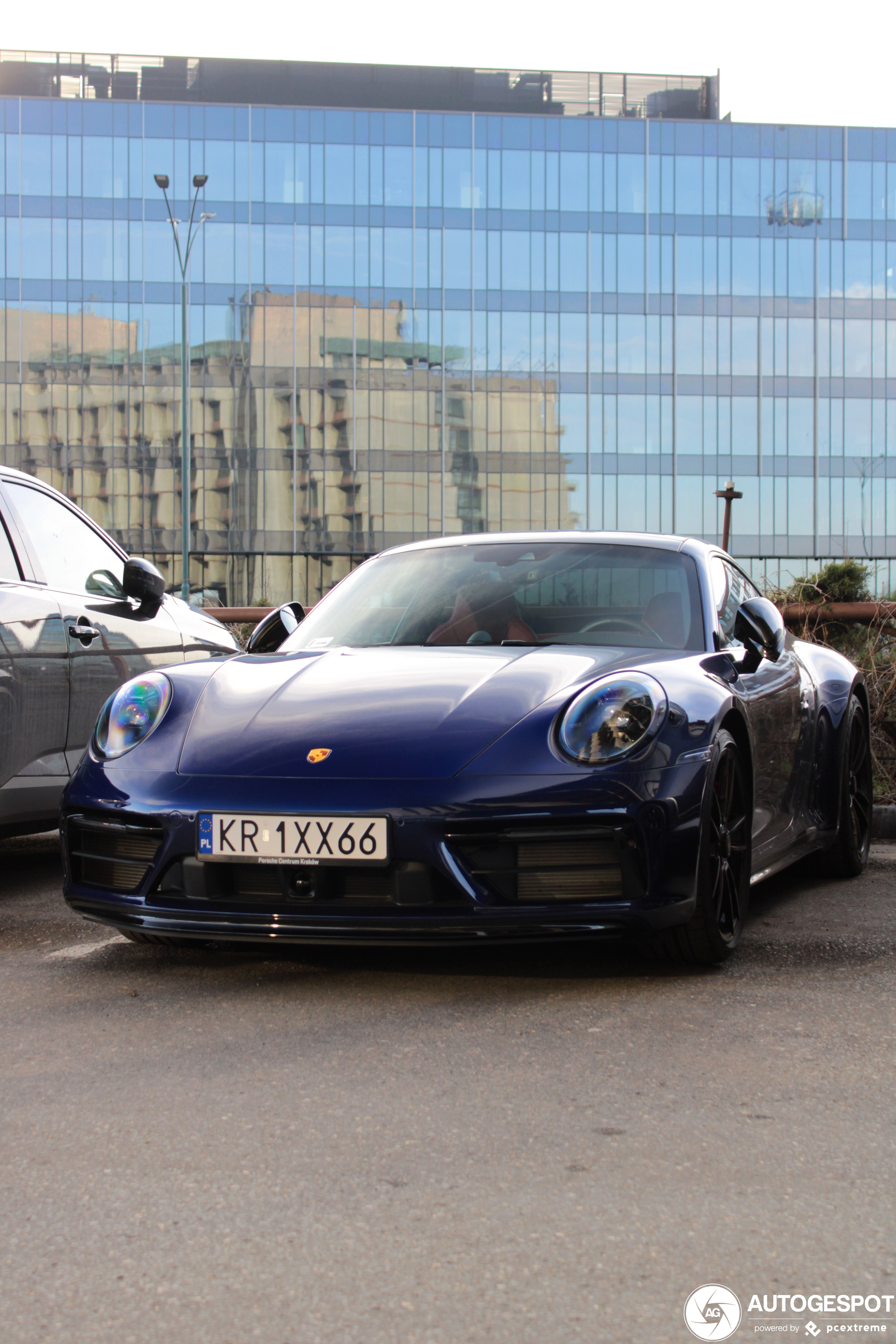 Porsche 992 Carrera 4 GTS