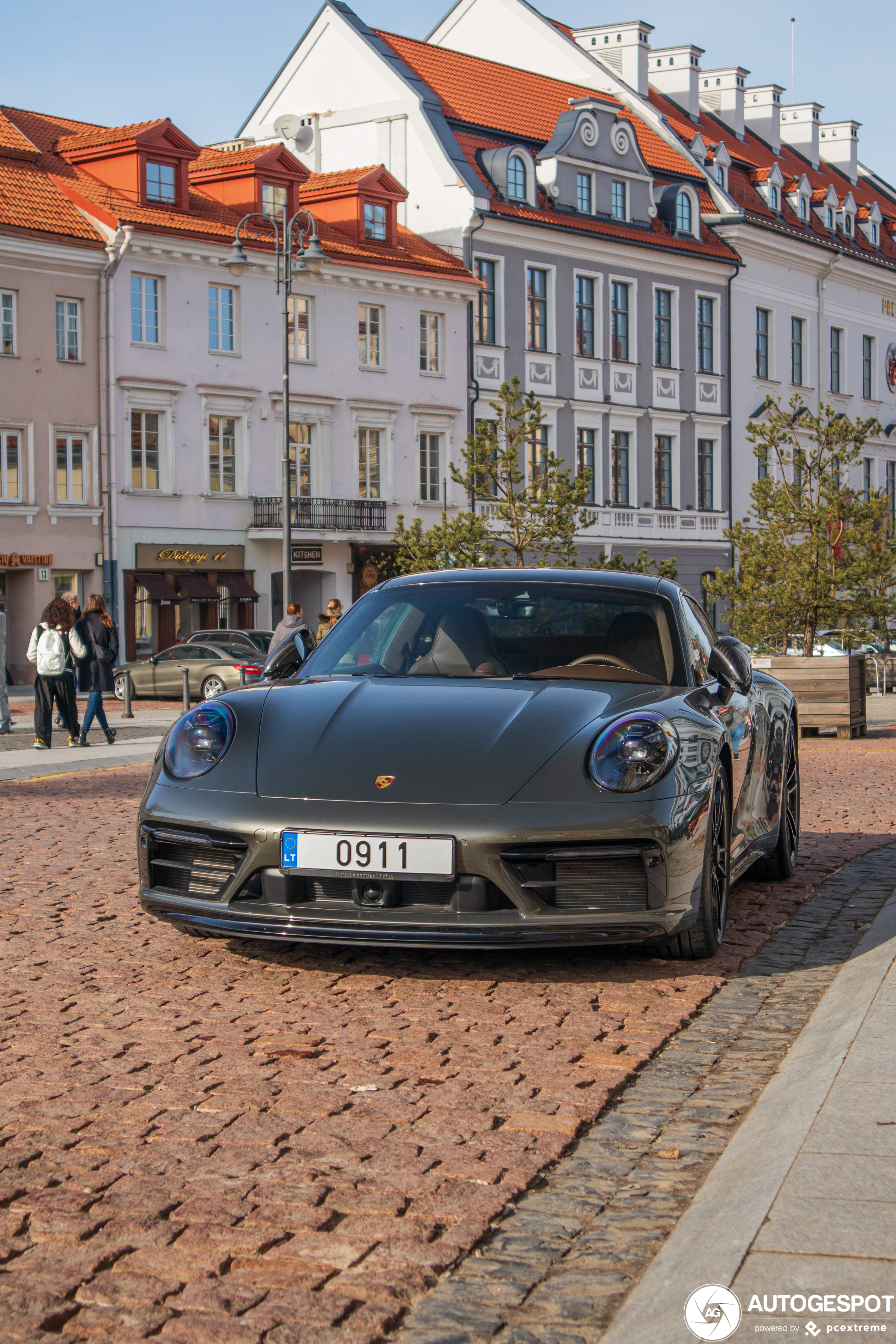 Porsche 992 Carrera 4 GTS