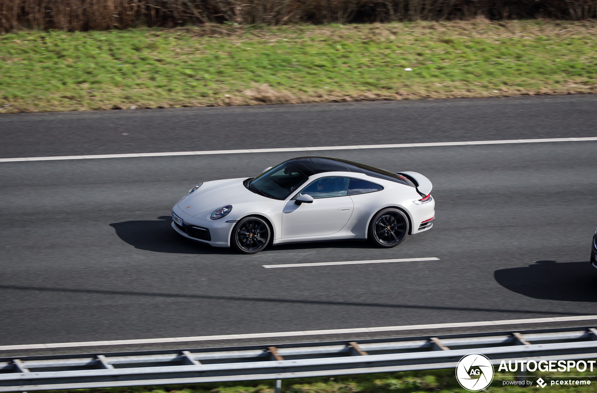 Porsche 992 Carrera 4S