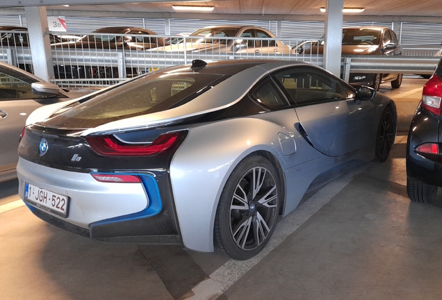 BMW i8