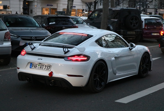 Porsche 718 Cayman GT4