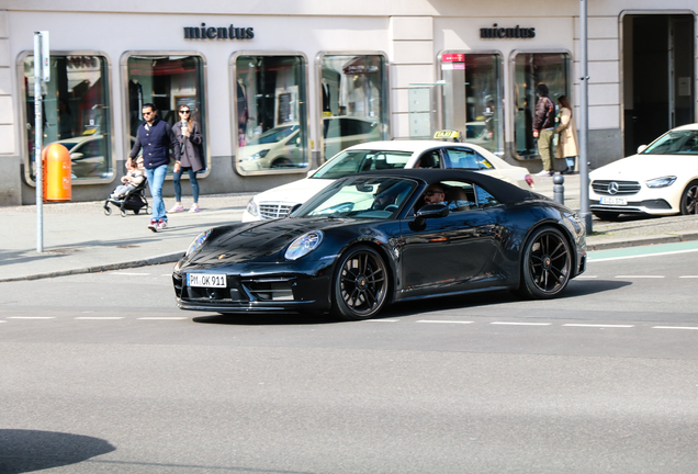 Porsche 992 Carrera 4 GTS Cabriolet