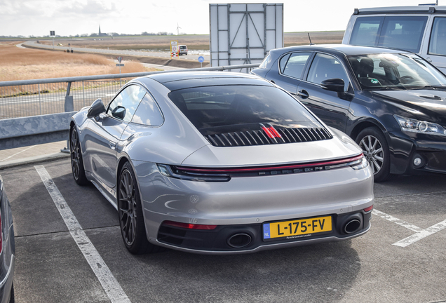 Porsche 992 Carrera 4S