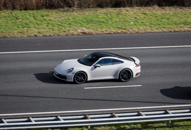 Porsche 992 Carrera 4S