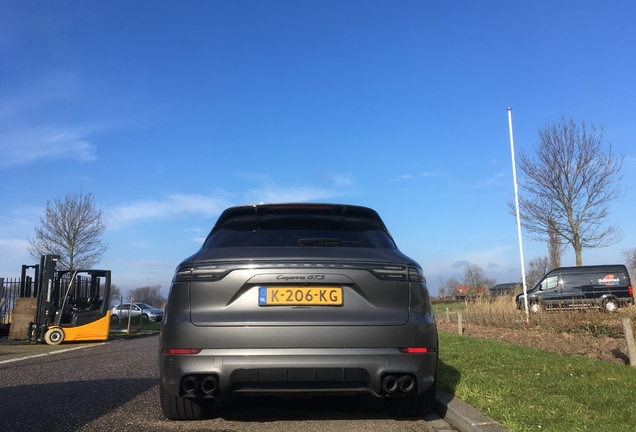 Porsche 9YA Cayenne GTS