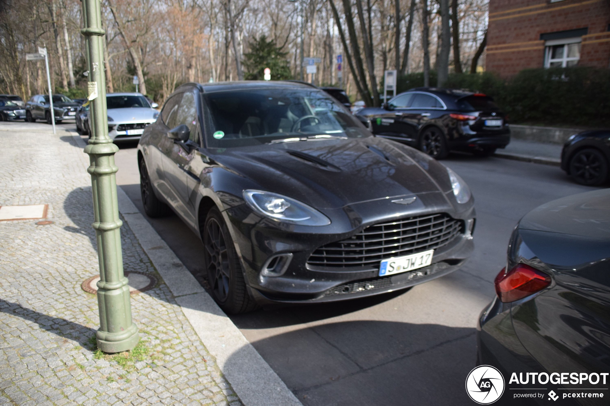 Aston Martin DBX