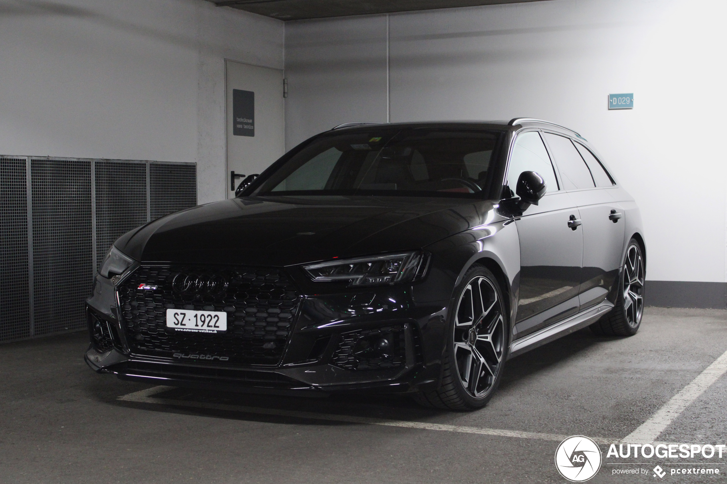 Audi RS4 Avant B9