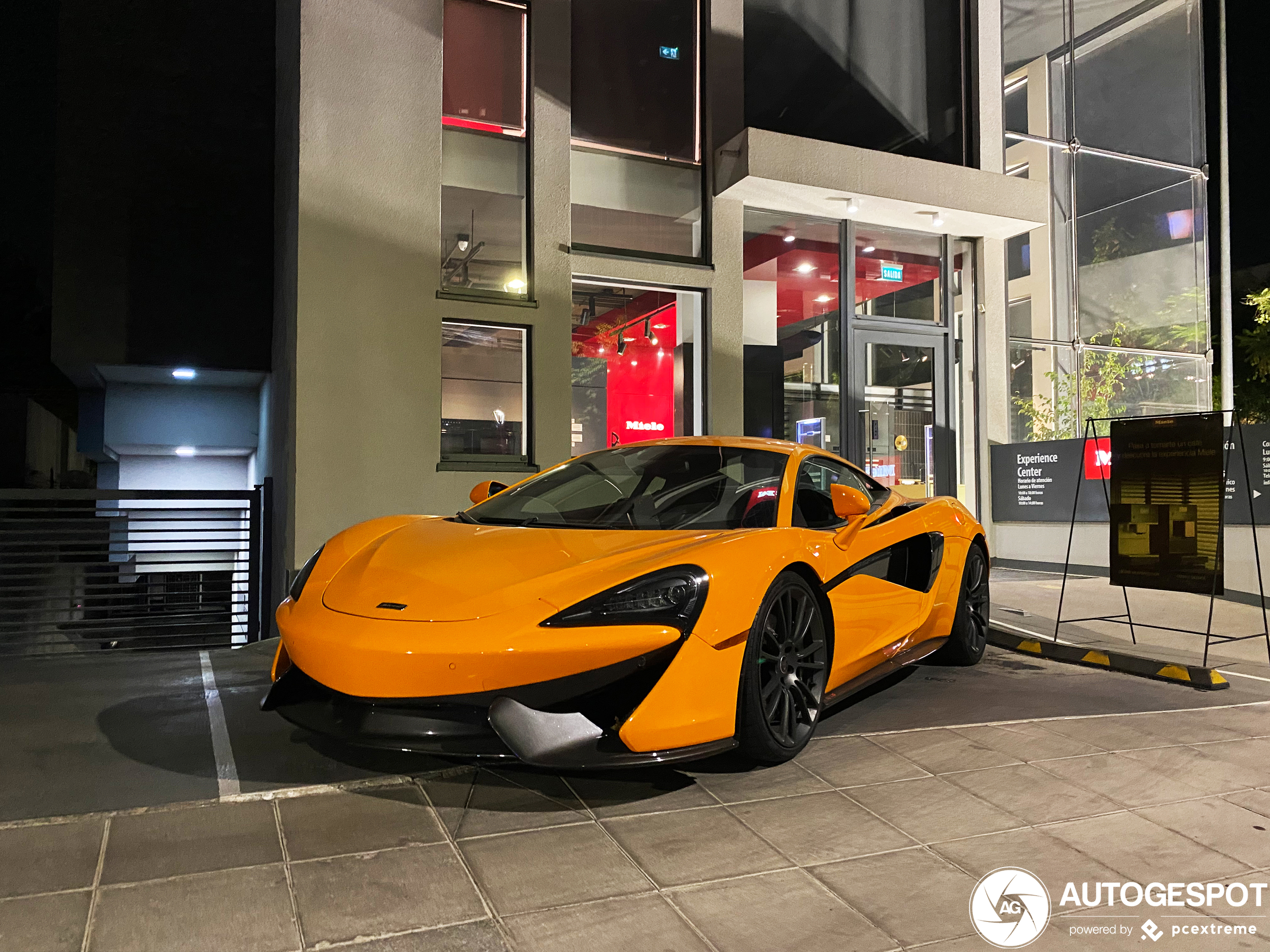 McLaren 570S