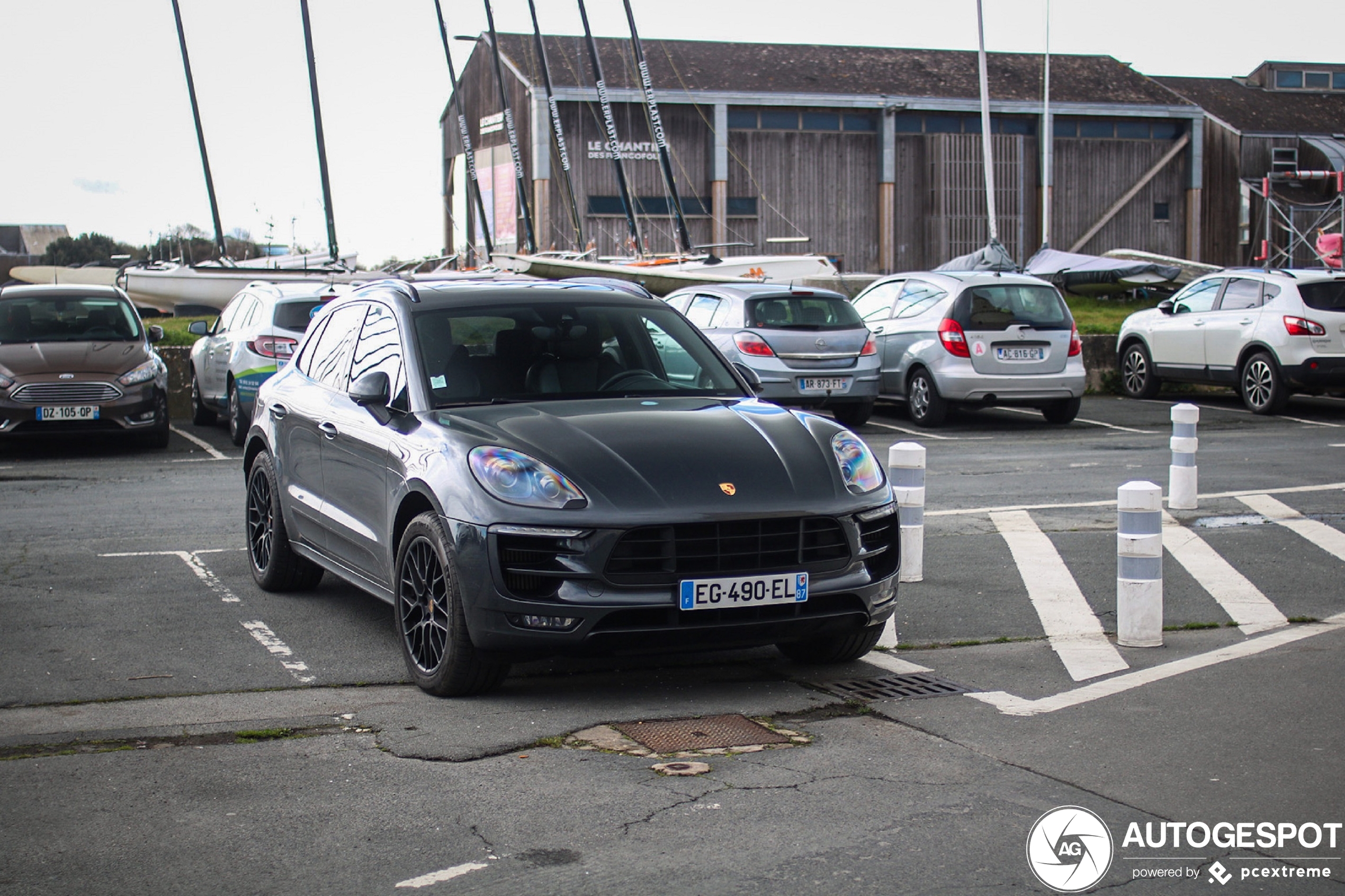 Porsche 95B Macan GTS