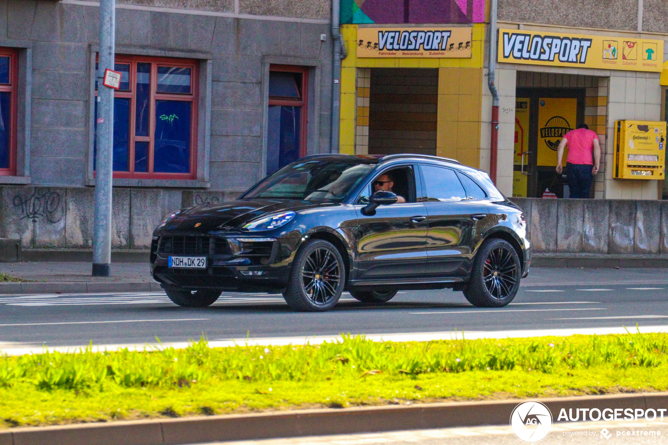 Porsche 95B Macan GTS