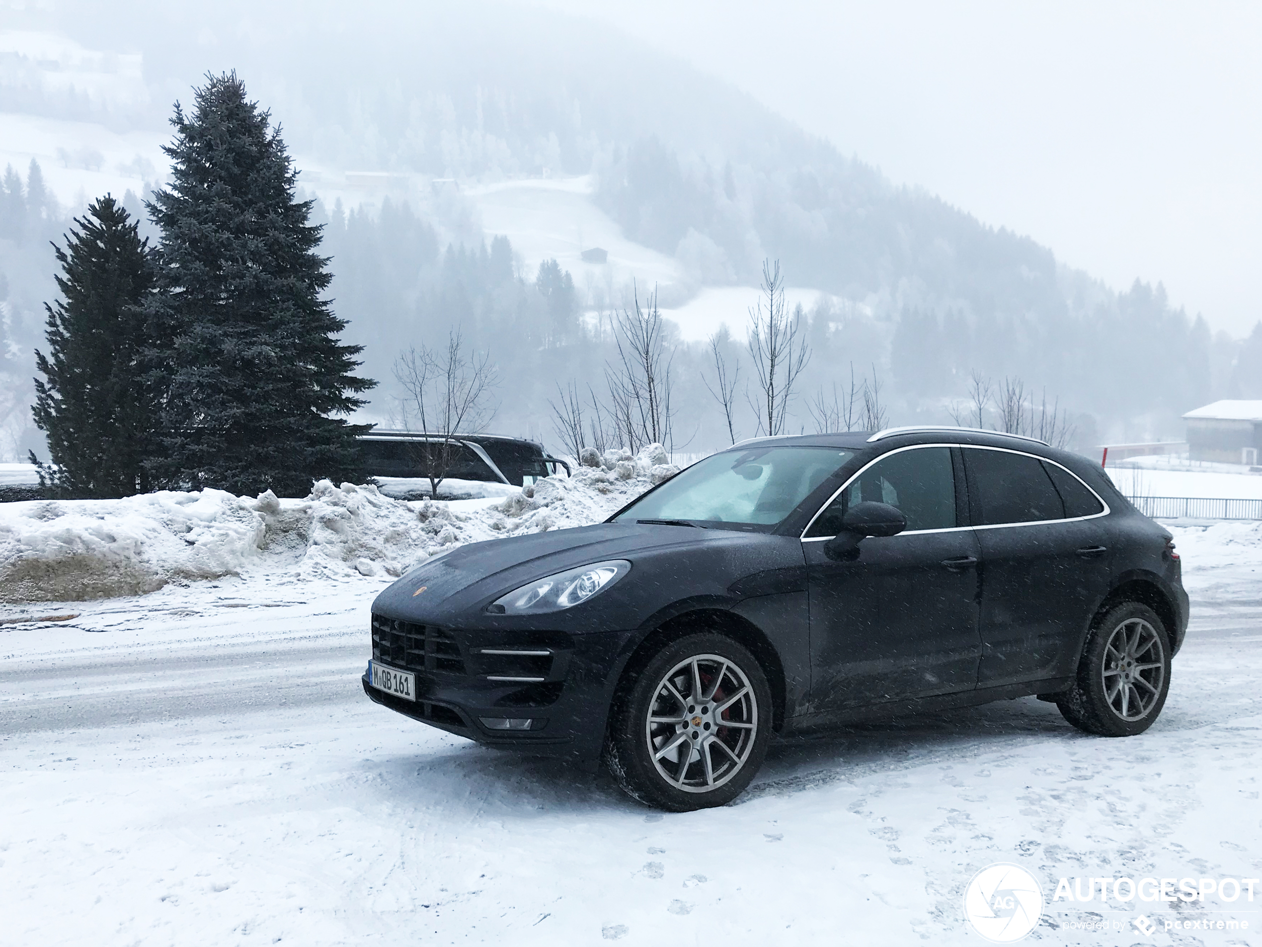 Porsche 95B Macan Turbo