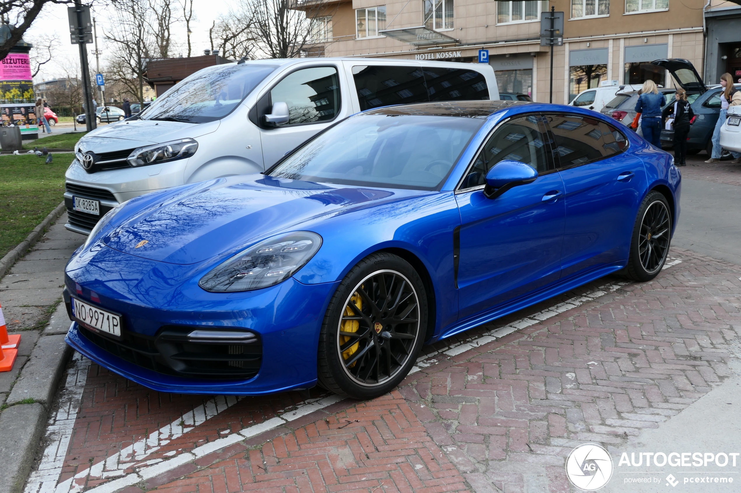 Porsche 971 Panamera Turbo