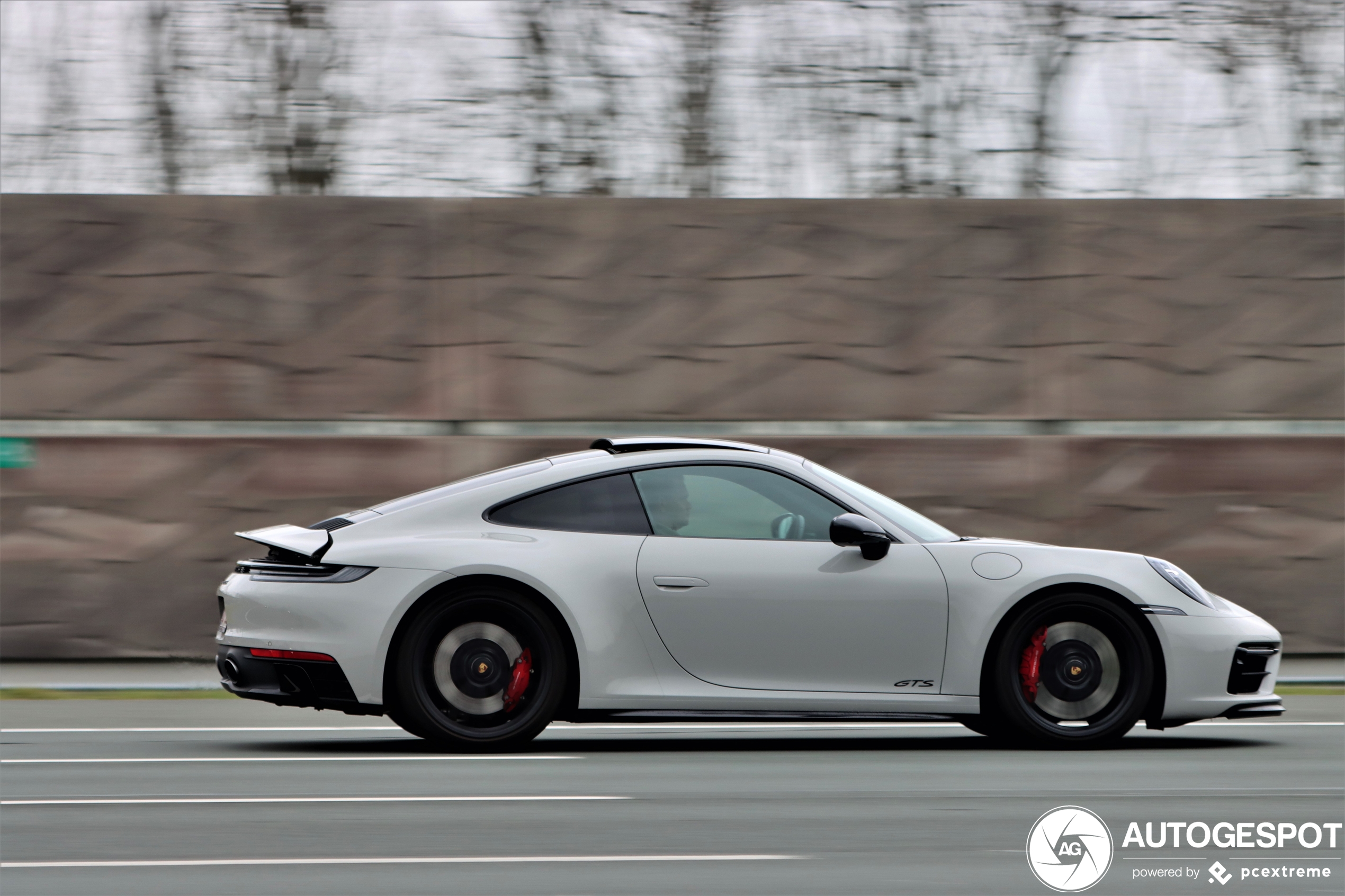 Porsche 992 Carrera GTS