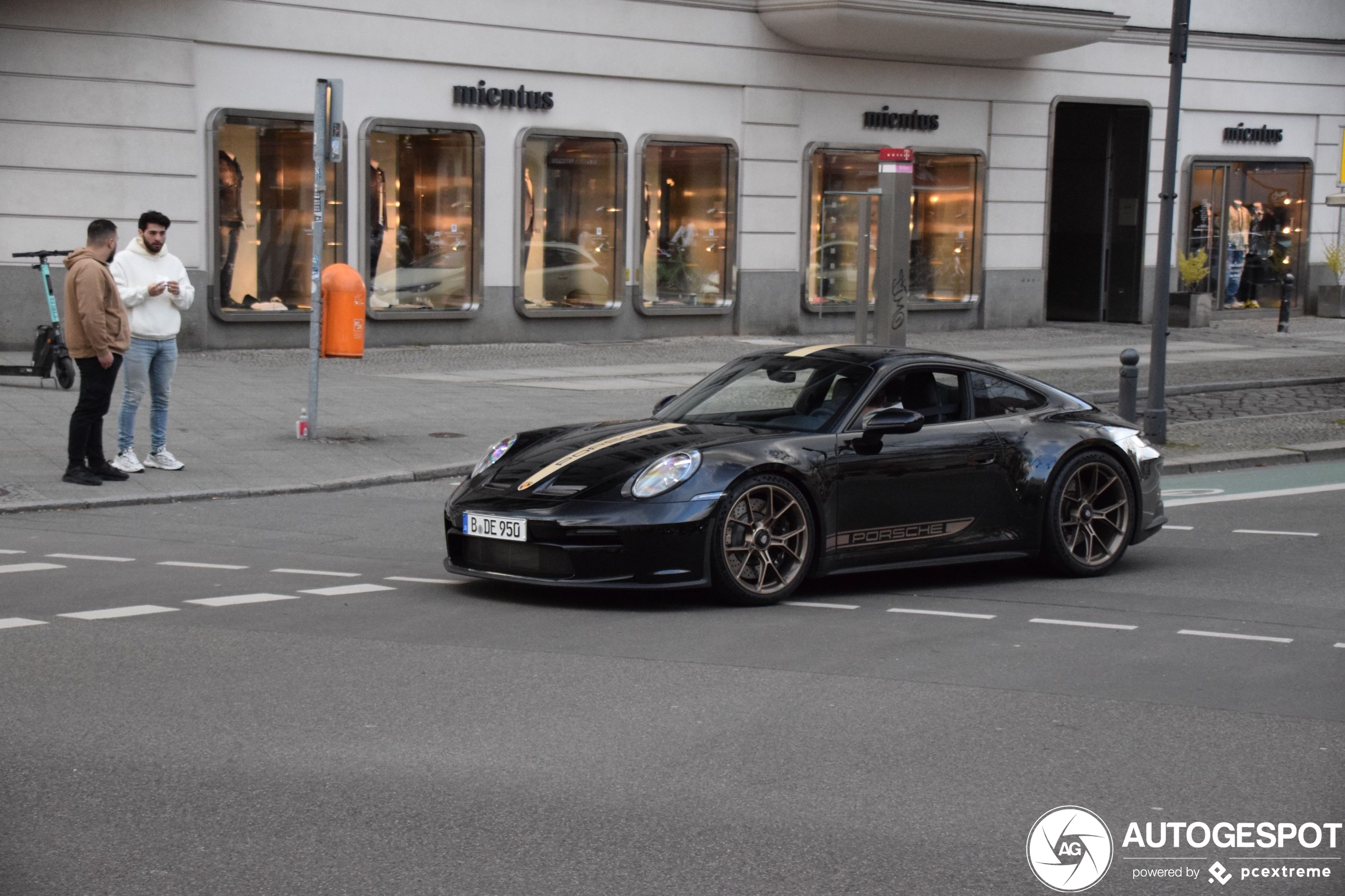 Porsche 992 GT3 Touring