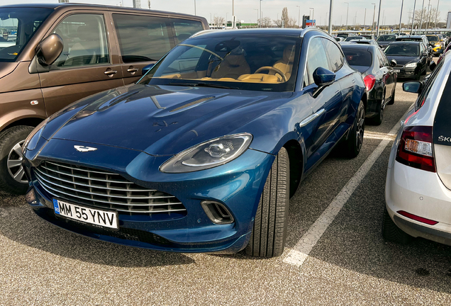 Aston Martin DBX