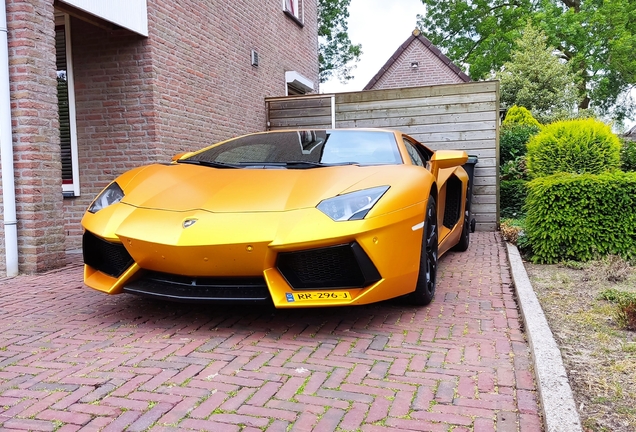 Lamborghini Aventador LP700-4