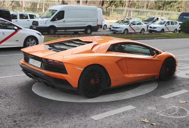 Lamborghini Aventador S LP740-4