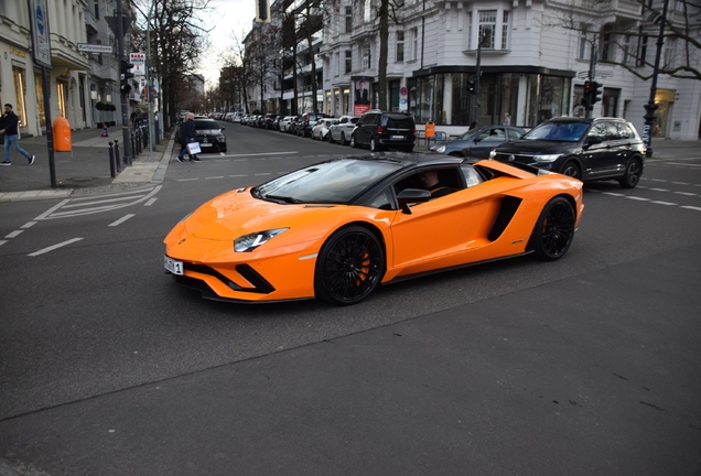 Lamborghini Aventador S LP740-4 Roadster