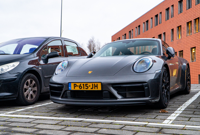 Porsche 992 Carrera 4 GTS