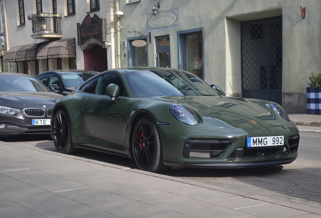 Porsche 992 Carrera 4 GTS