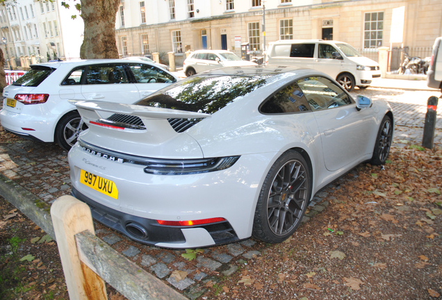 Porsche 992 Carrera 4S