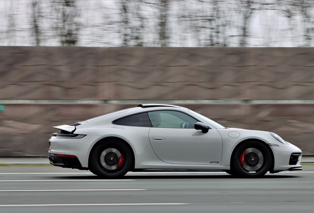 Porsche 992 Carrera GTS